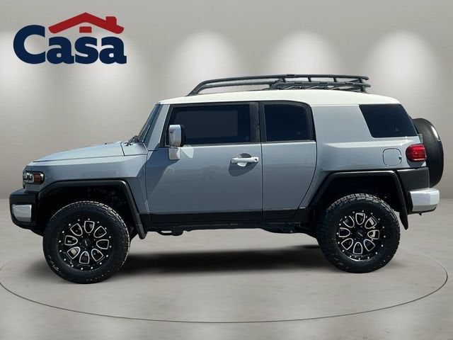2014 Toyota FJ Cruiser — rear three-quarter view